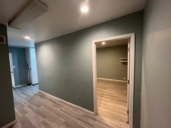 Building Photo - 5708 Cochran Dr