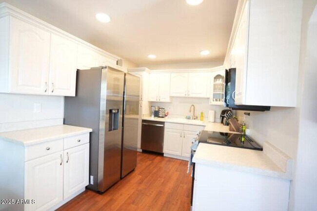 Building Photo - 7608 E Catalina Dr