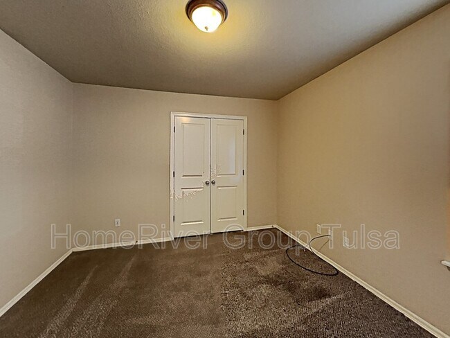 Building Photo - 3710 N Ironwood Pl