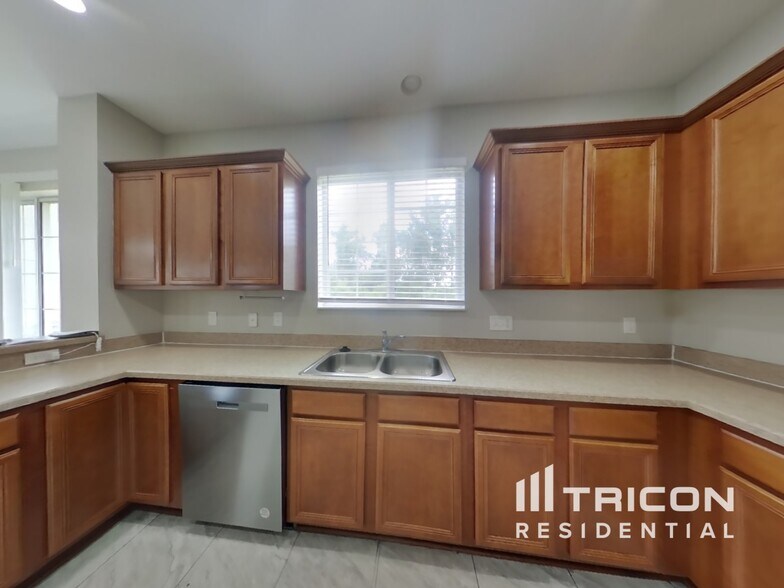 Building Photo - 18816 Litzau Ln