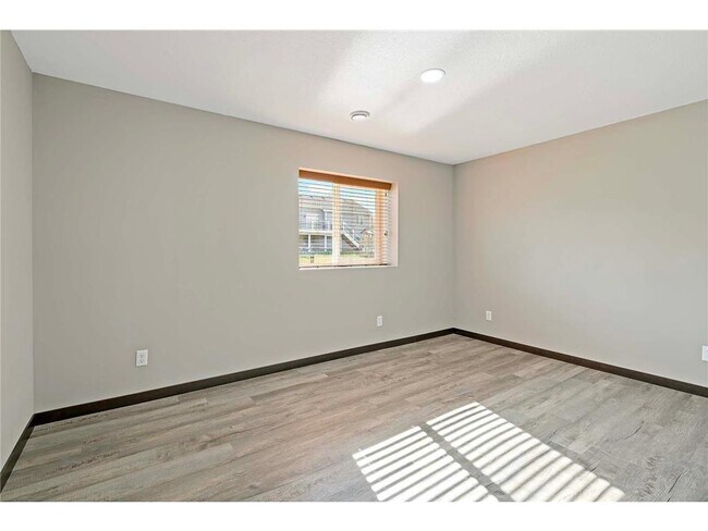 Building Photo - 7713 Lambert Cir NE