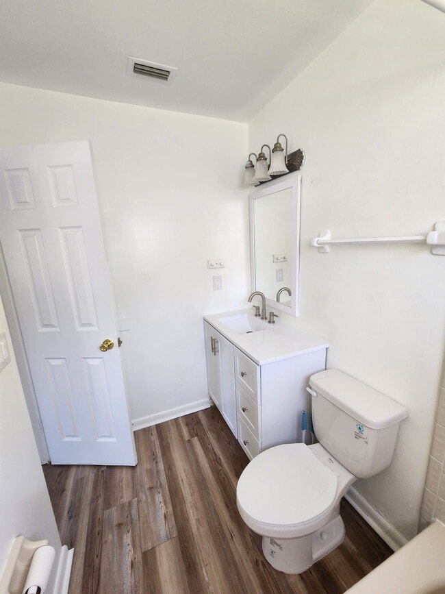 Building Photo - 411 Banana Cay Dr