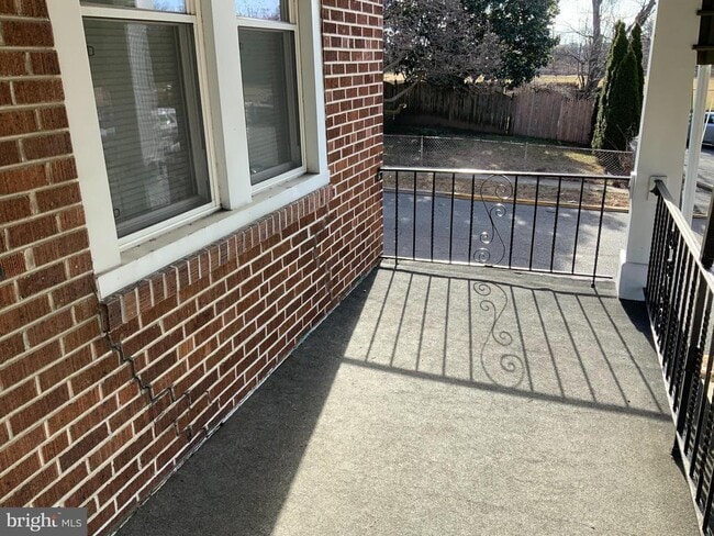 Building Photo - 254 Cedar Ave