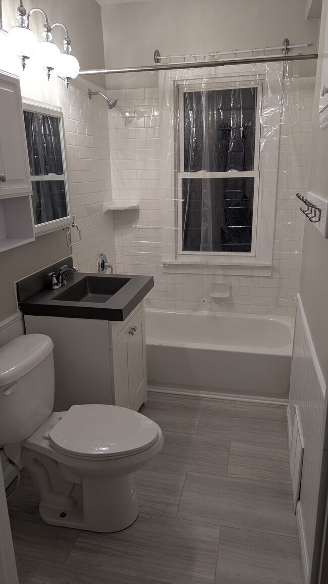 Building Photo - 319 E Montana St