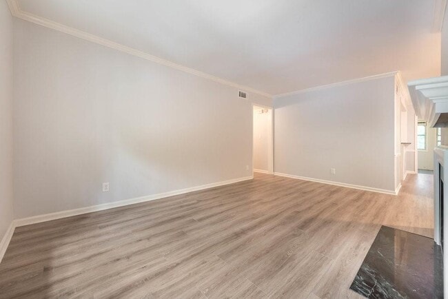Building Photo - 115 Rosaire Pl NW
