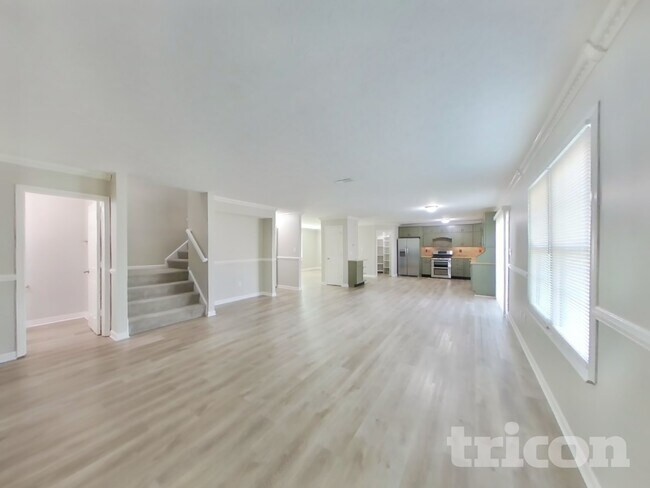 Building Photo - 1922 Kingen Dr