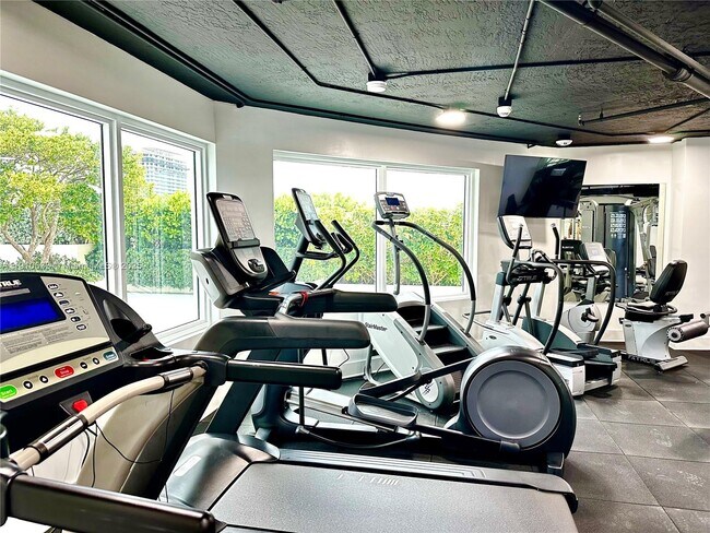 Building Photo - 7330 Ocean Terrace