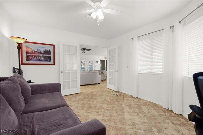 Building Photo - 2800 Linkview Dr