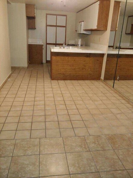 Building Photo - 44500 15th St E