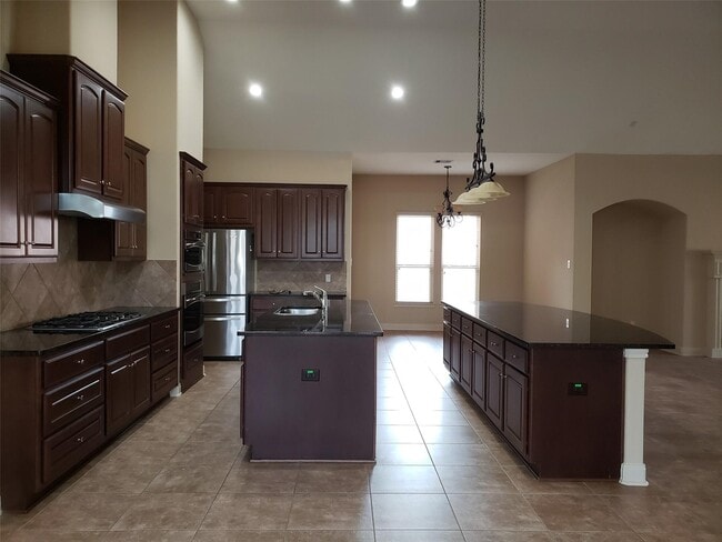 Building Photo - 5402 Valley Country Ln