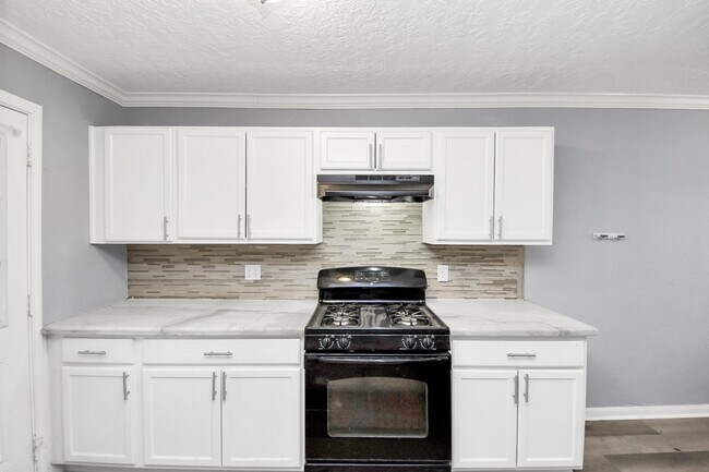 Building Photo - 6817 Anderson St