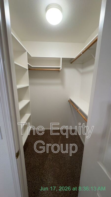 Building Photo - 1827 E Cambridge Ct