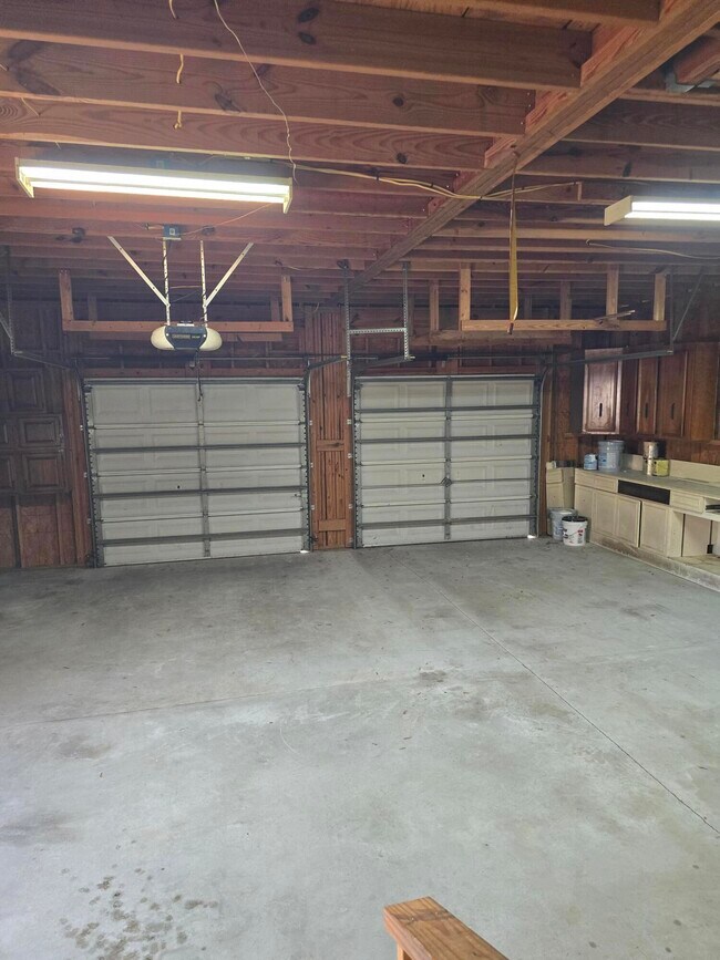 Building Photo - 122 Beach Dr