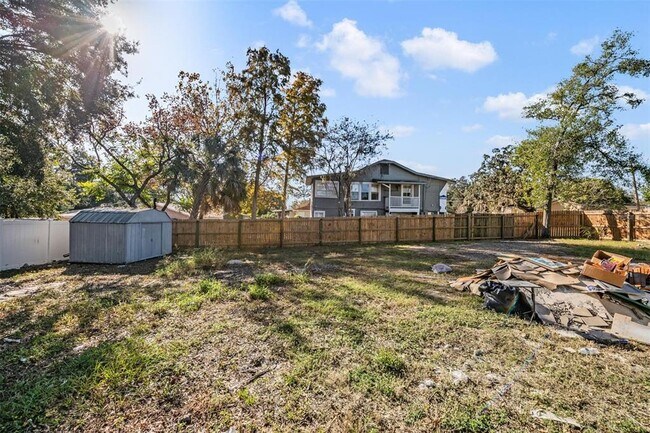 Building Photo - 2220 W Ohio Ave