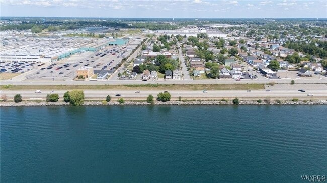 Building Photo - 2877 Niagara St