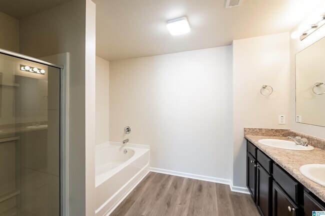 Building Photo - 308 Reed Way