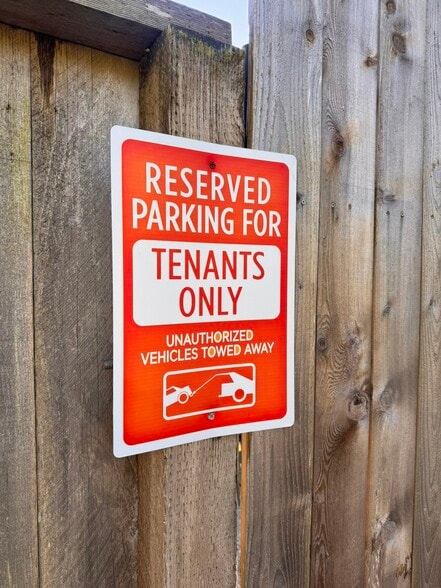 Designated Tenant Parking - 438 10th Ct