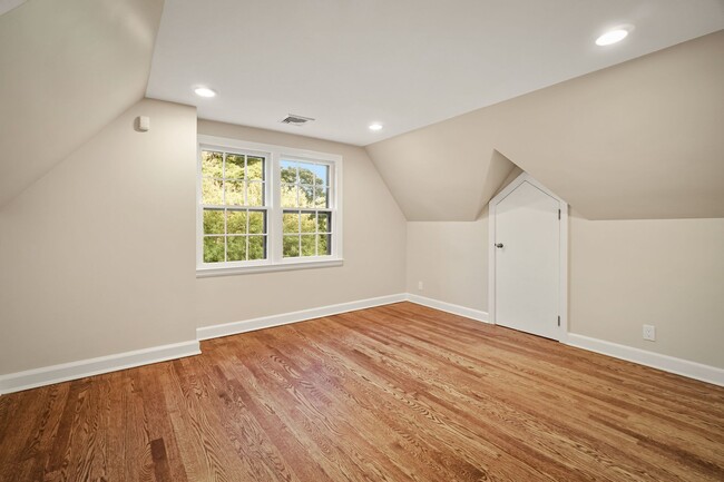 Building Photo - 50 Orchard Rd