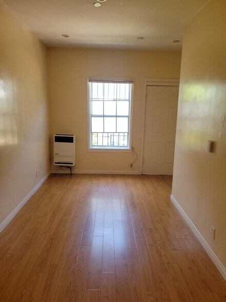 Primary Photo - 230 Columbia Pl