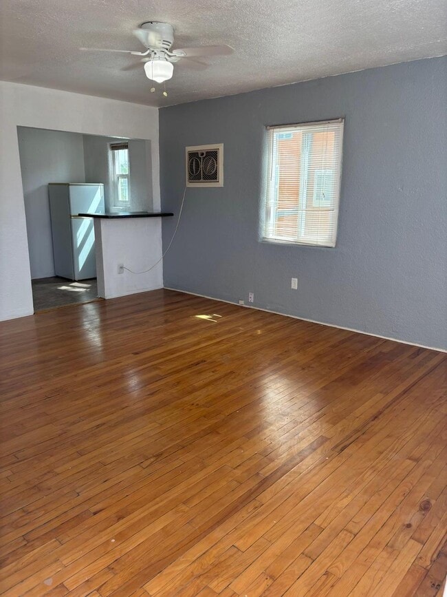 Primary Photo - 545 Cedar St SE