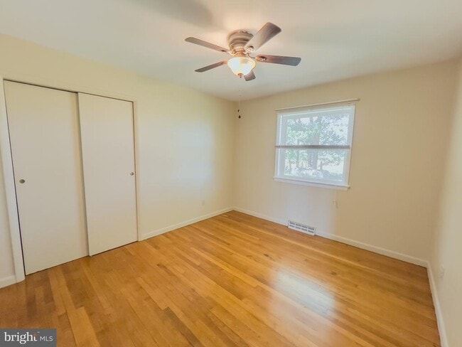 Building Photo - 6470 Rose Hill Dr