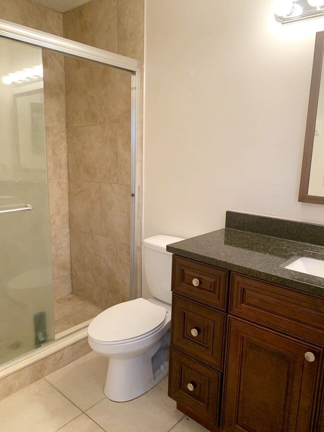 Building Photo - Cozy 3/2 Fenced Home on a Corner Lot