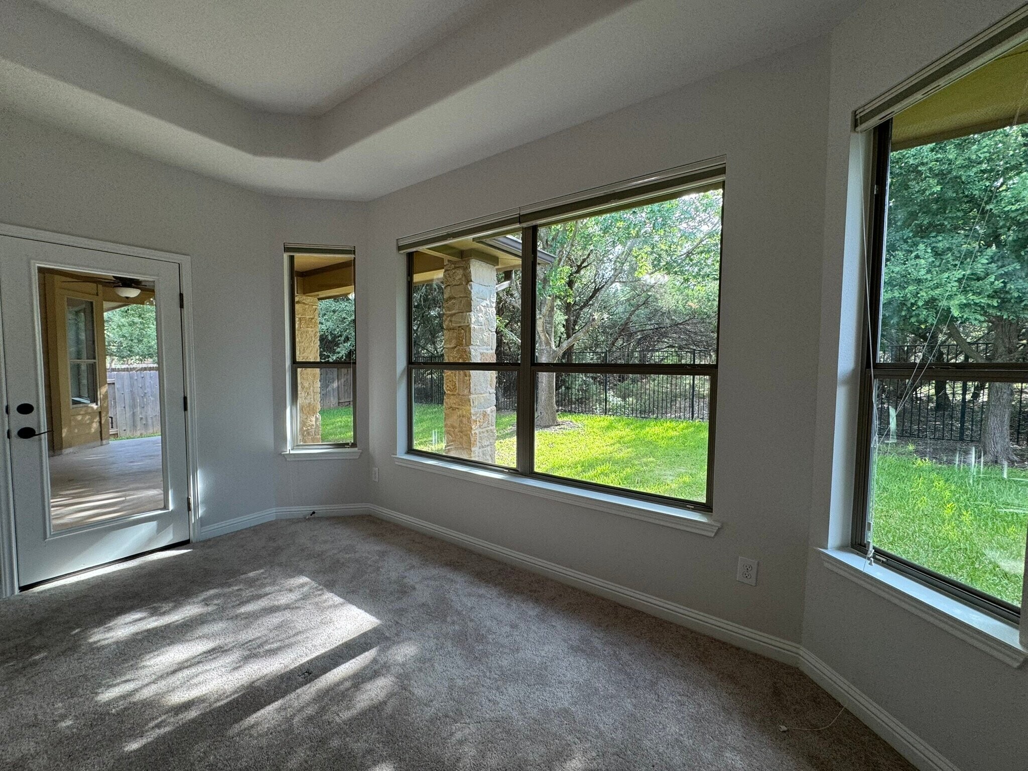 Building Photo - 630 Wild Rose Dr