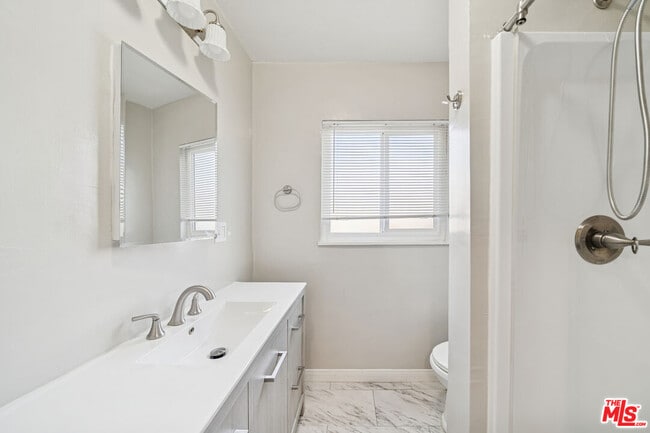 Building Photo - 3652 Carmona Ave