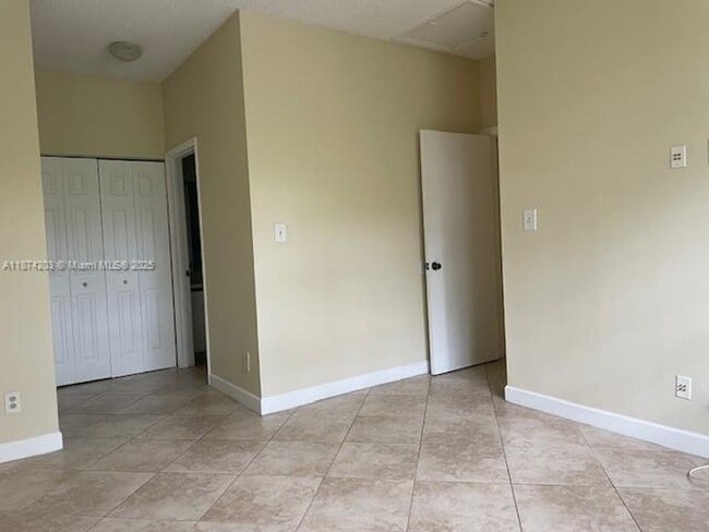 Building Photo - 820 Cypress Park Way