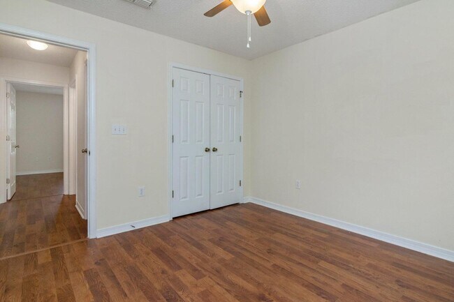 Building Photo - 168 Cabana Way