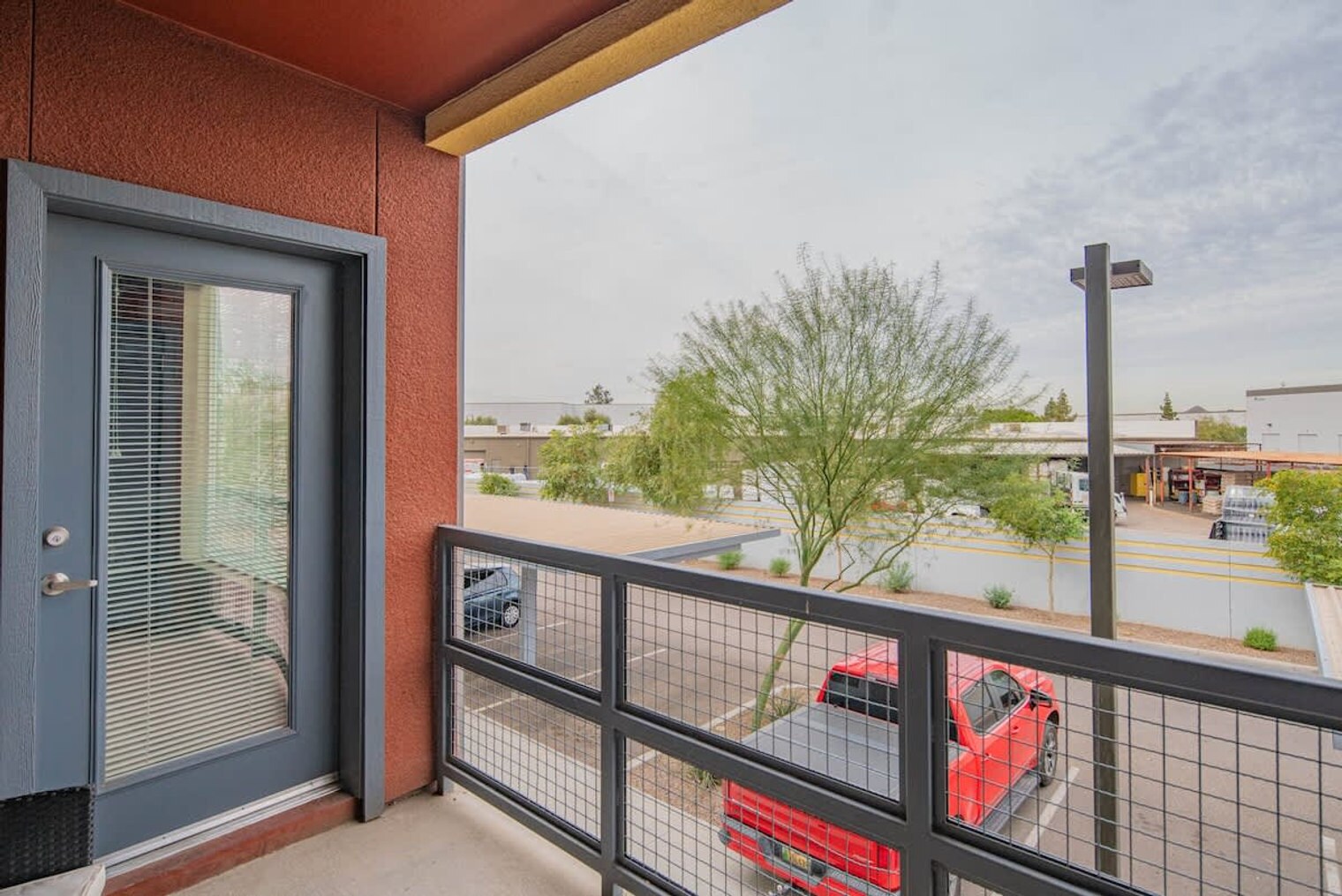 Building Photo - 2044 S Willow Creek Apartment