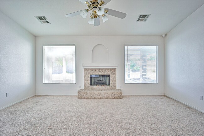 Building Photo - 6025 Egan Crest Dr