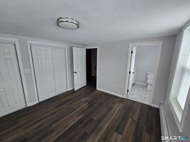 Building Photo - 610 Ives Row