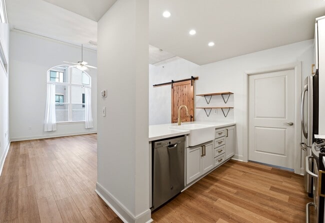 Building Photo - 1010 Rosine St