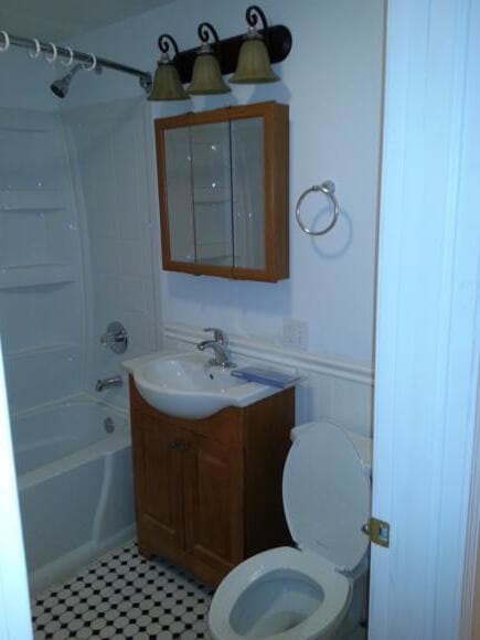 Building Photo - 324 Saint Paul St