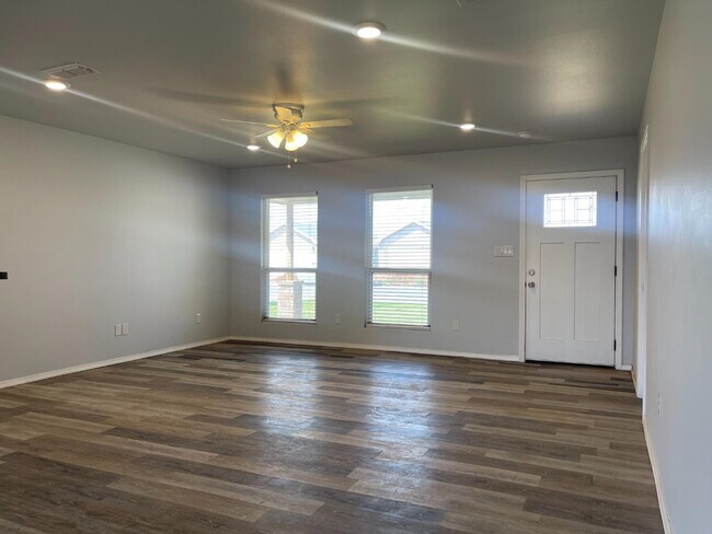 Building Photo - 8427 10th Pl