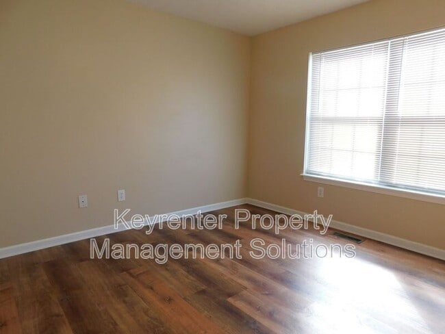 Building Photo - 1605 4th St