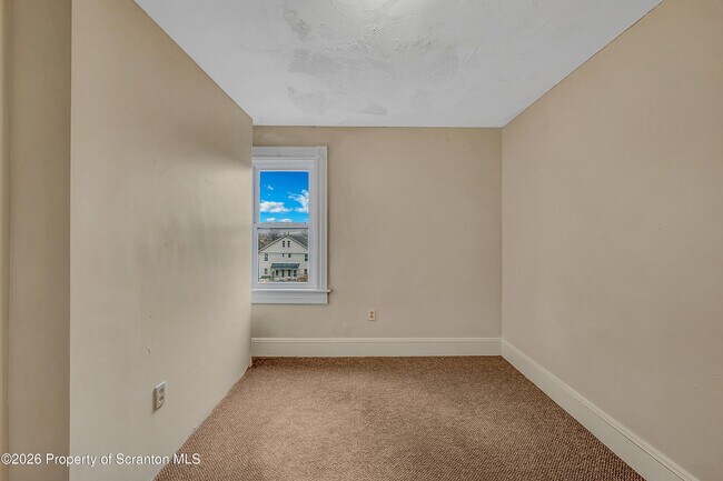 Building Photo - 1315-1319 Wyoming Ave