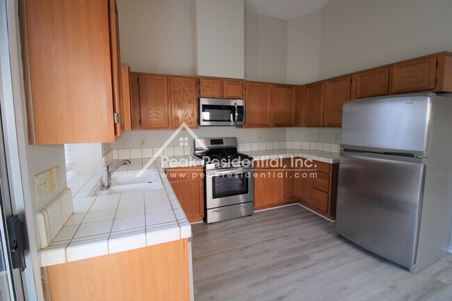 Building Photo - Updated 3bd/2ba Home near Cosumnes River College