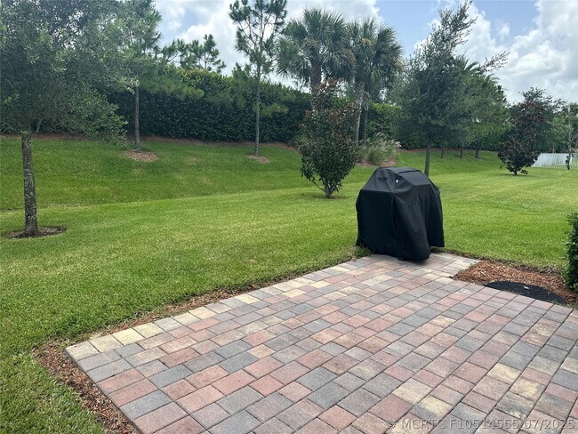 Building Photo - 10179 SW Captiva Dr