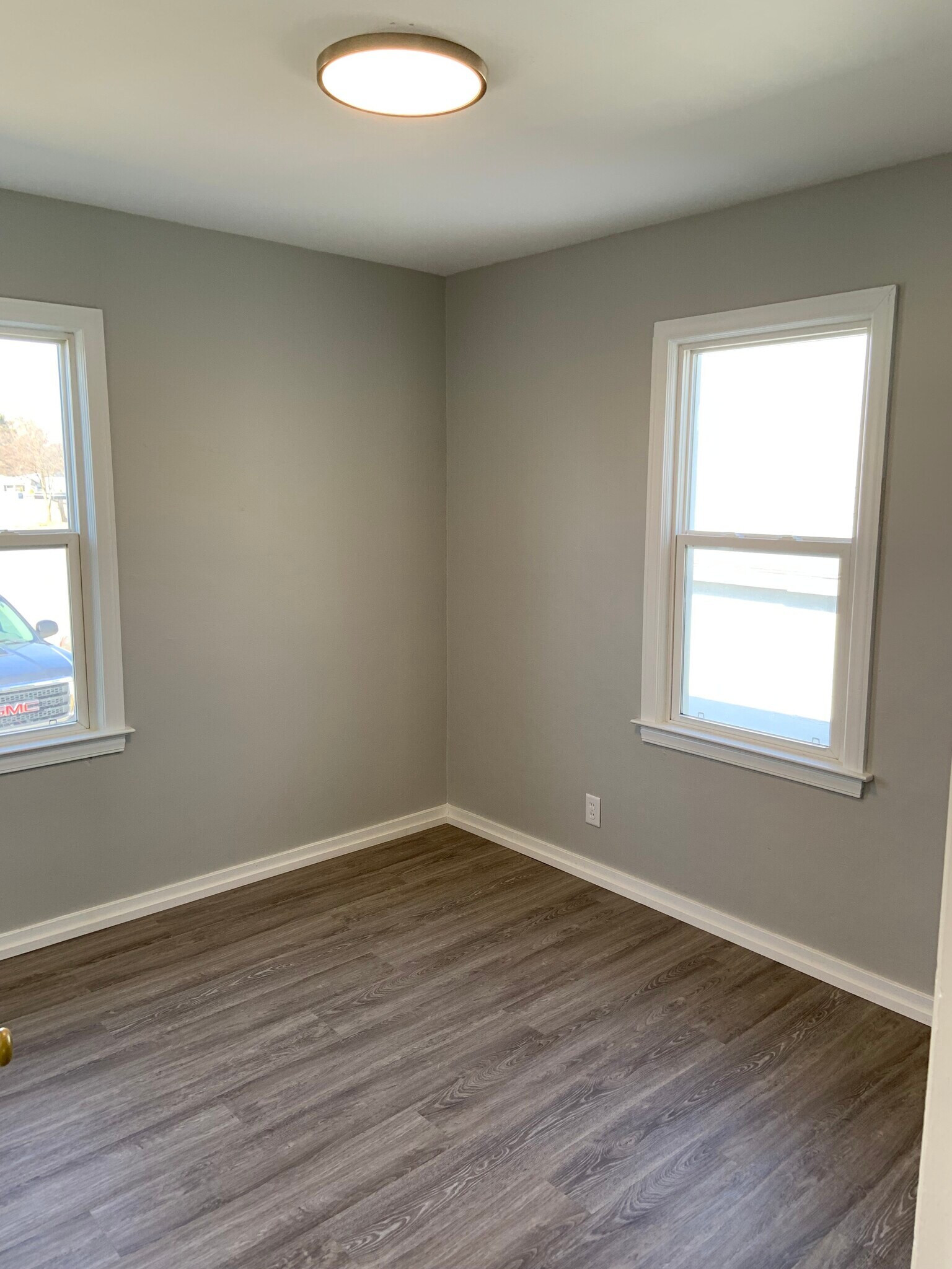 Building Photo - 343 E Lakewood Blvd