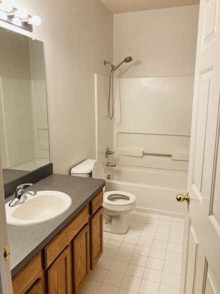 Building Photo - 1115 Alameda Blvd