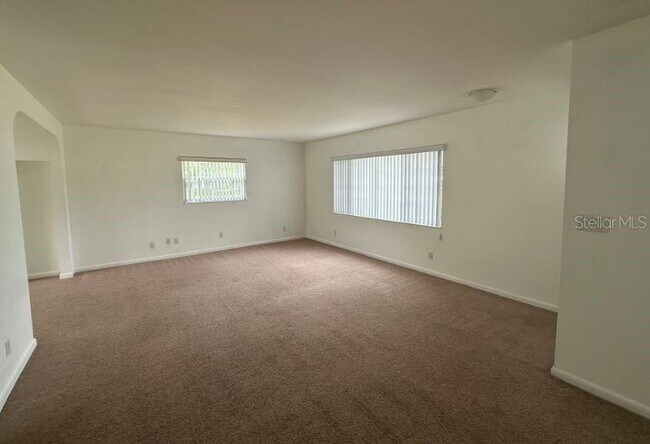 Building Photo - 3912 5th St Cir E