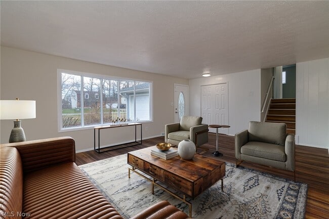 Building Photo - 8671 Ashwood Dr