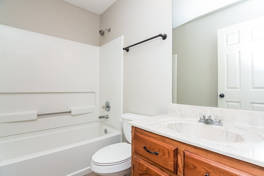 Building Photo - 7776 Parkwood Cove