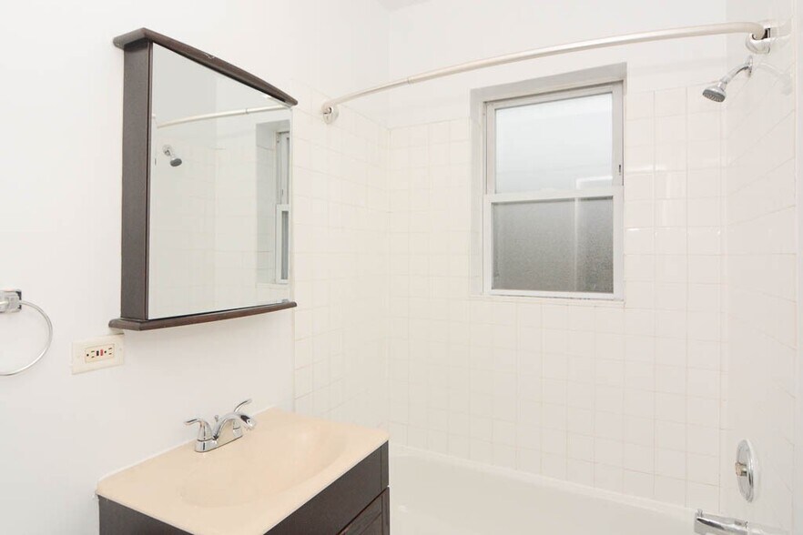 Building Photo - 1627 N Humboldt Blvd