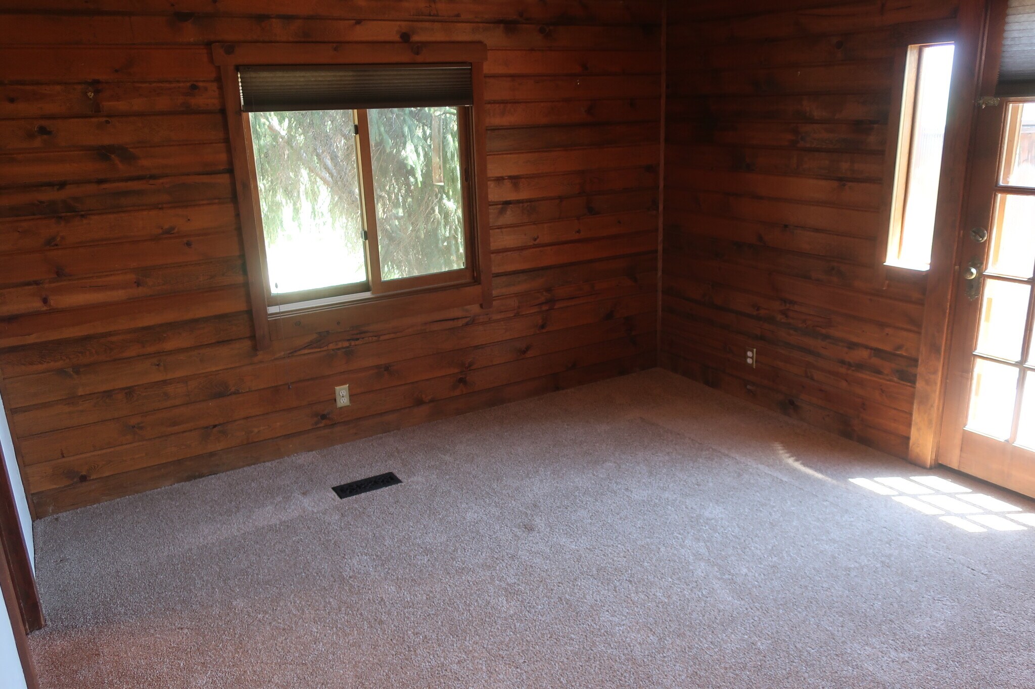 Building Photo - 3601 10th St SE