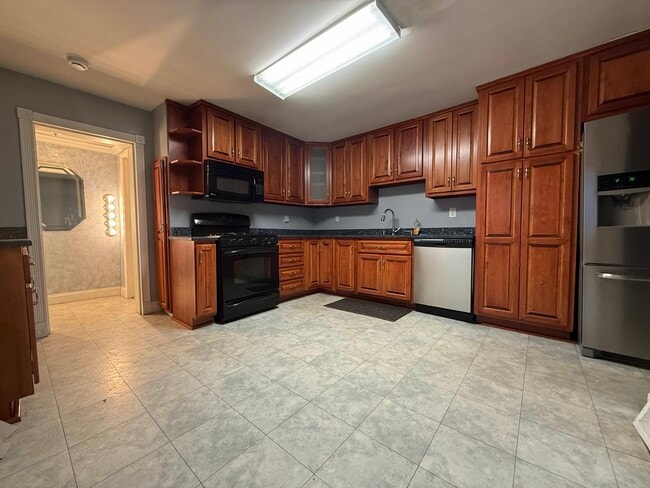 Building Photo - 1706 Mary St