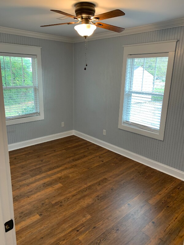 Building Photo - 933 W Home Ave