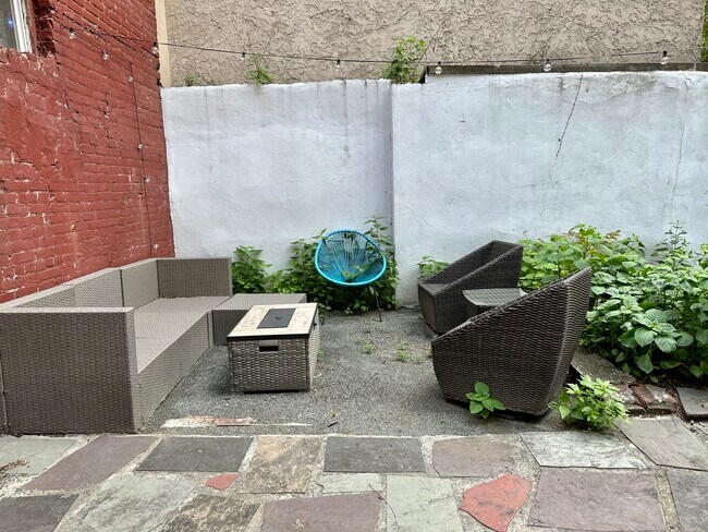 Building Photo - 139 Garden St